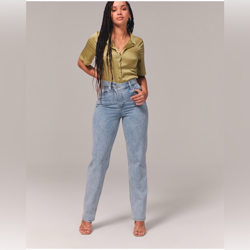 The 90s Straight Ultra High Rise Jean